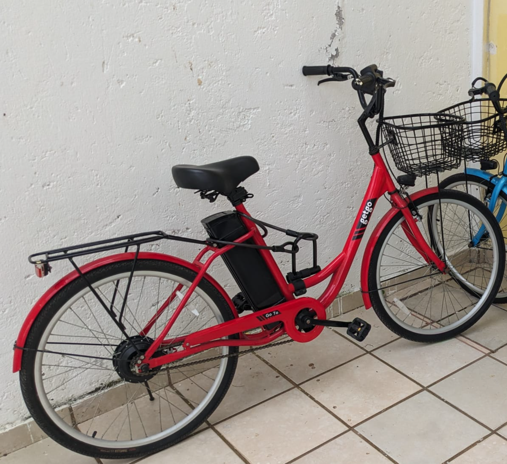 Bicicleta electrica roja